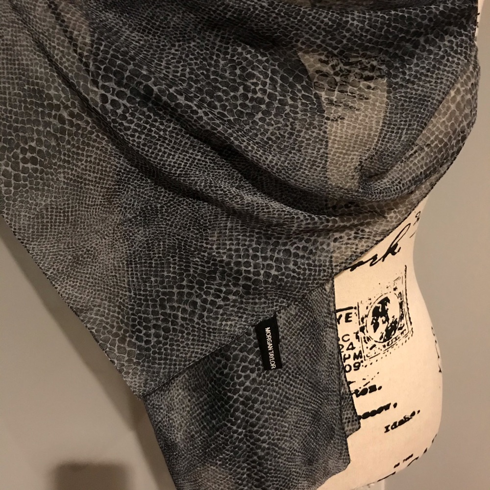Morgan Taylor Python (?) Scarf - Picture 4 of 14